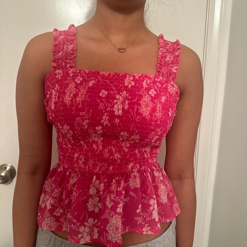Unbranded Women's Pink and White Crop-top